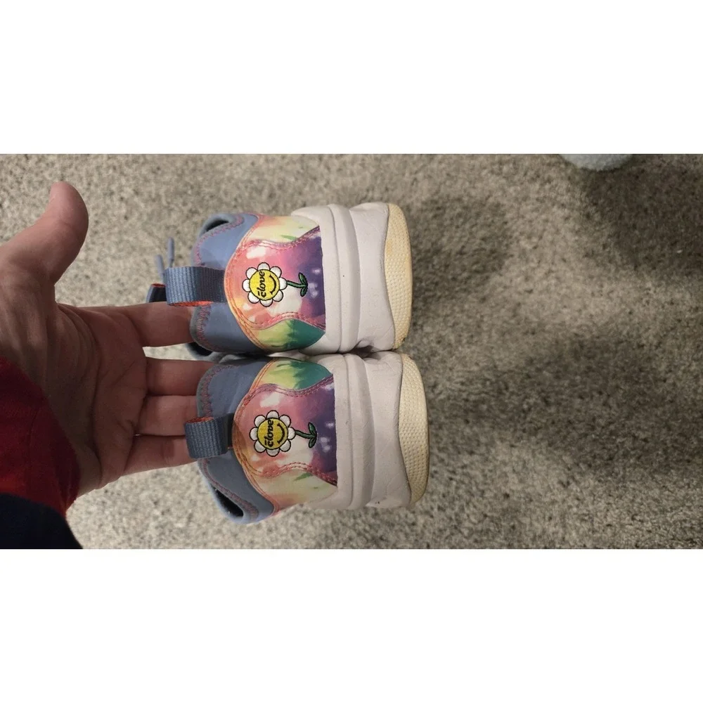 Clove Women 7.5 Gradient Tie Dye Daisy Sneakers Healthcare Nurse Shoe- Resistant